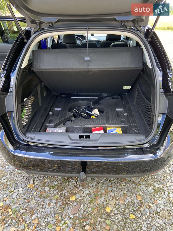 Универсал Peugeot 308 2015 в Залещиках