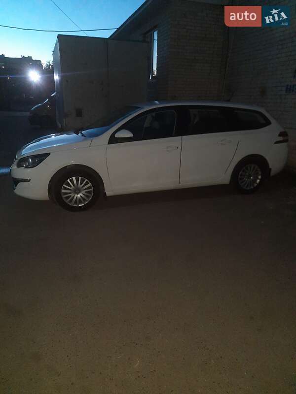Універсал Peugeot 308 2015 в Сумах