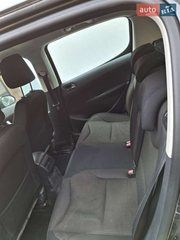 Хетчбек Peugeot 308 2013 в Тернополі