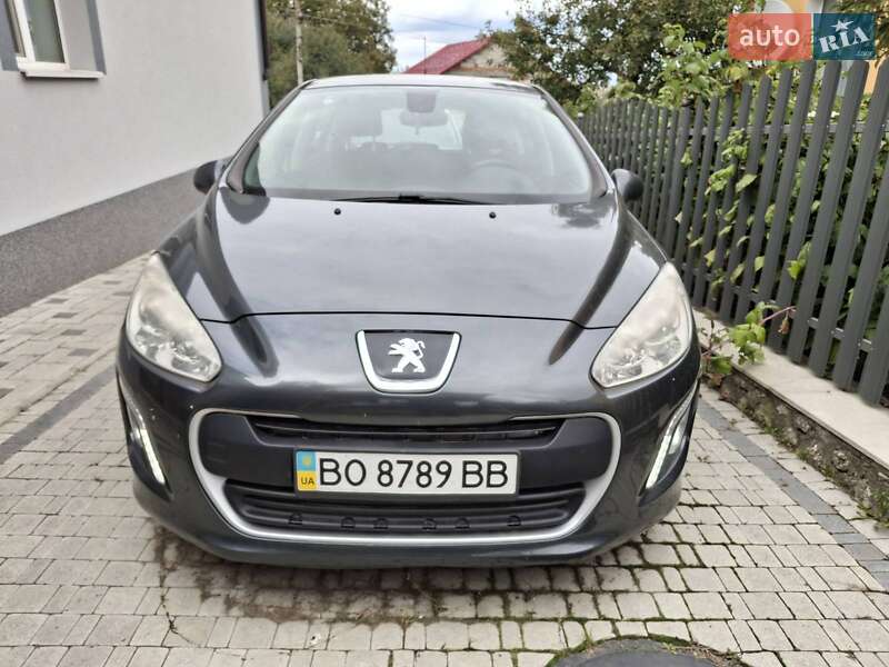 Хетчбек Peugeot 308 2013 в Тернополі