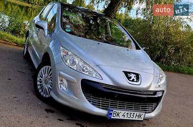 Хэтчбек Peugeot 308 2008 в Ровно