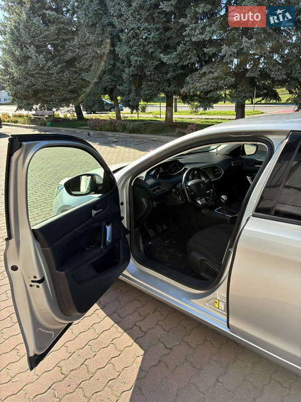 Универсал Peugeot 308 2016 в Ивано-Франковске фото 10 Универсал Peugeot 308 2016 в Ивано-Франковске