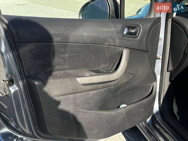 Універсал Peugeot 308 2010 в Львові