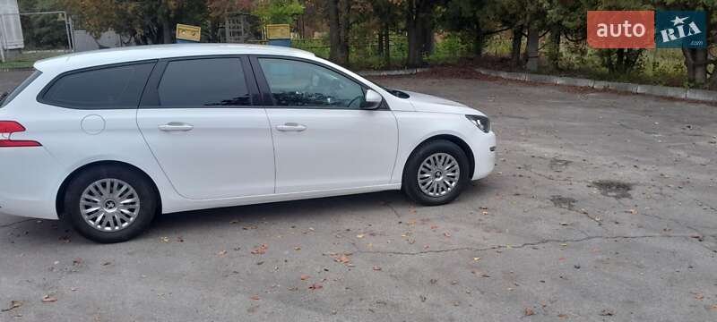 Универсал Peugeot 308 2015 в Львове