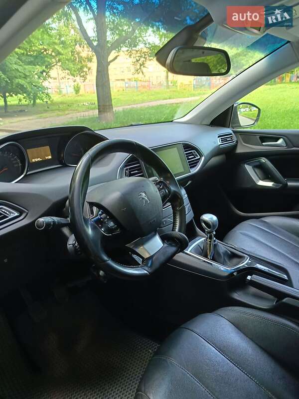 Універсал Peugeot 308 2015 в Запоріжжі