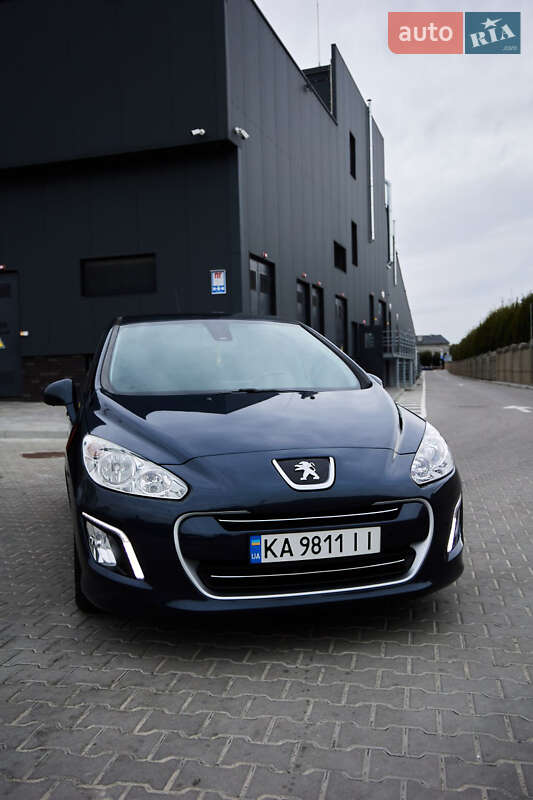Хэтчбек Peugeot 308 2013 в Киеве