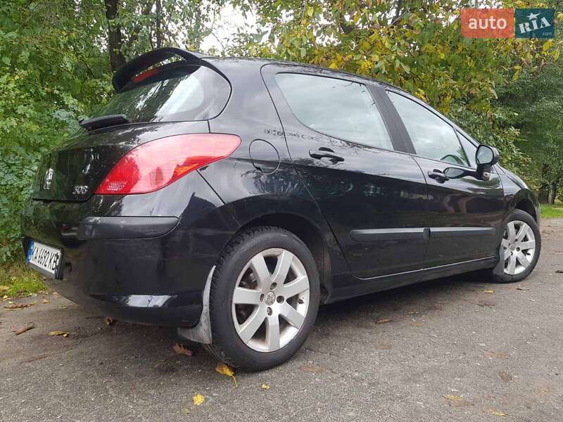 Хэтчбек Peugeot 308 2008 в Дымере