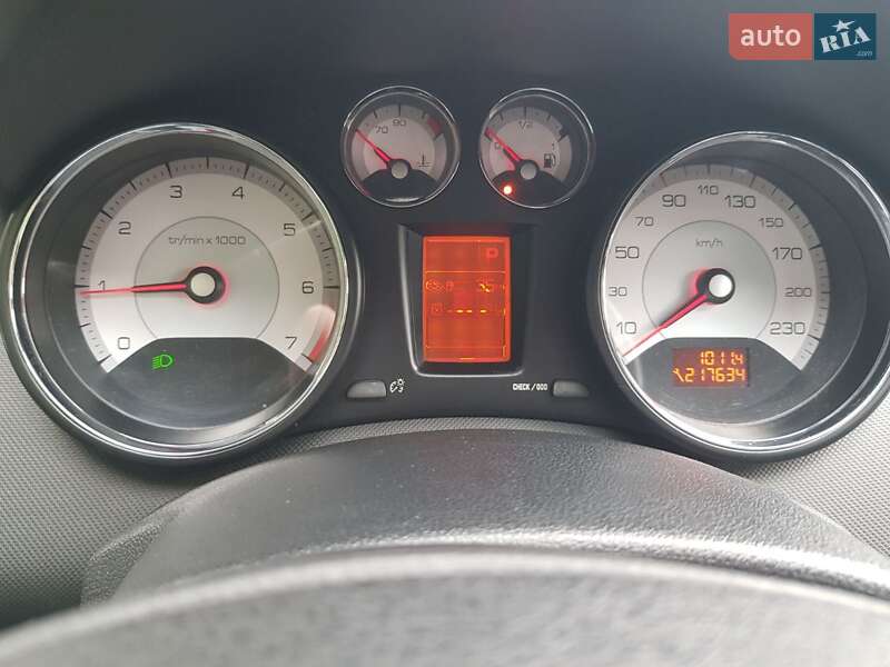 Хэтчбек Peugeot 308 2008 в Дымере