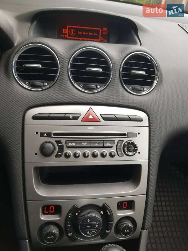 Хэтчбек Peugeot 308 2008 в Дымере