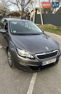 Хэтчбек Peugeot 308 2016 в Ивано-Франковске