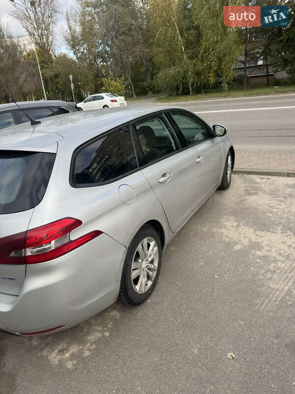 Универсал Peugeot 308 2015 в Ирпене