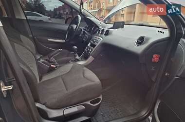 Хэтчбек Peugeot 308 2011 в 