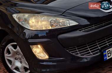 Хэтчбек Peugeot 308 2011 в 