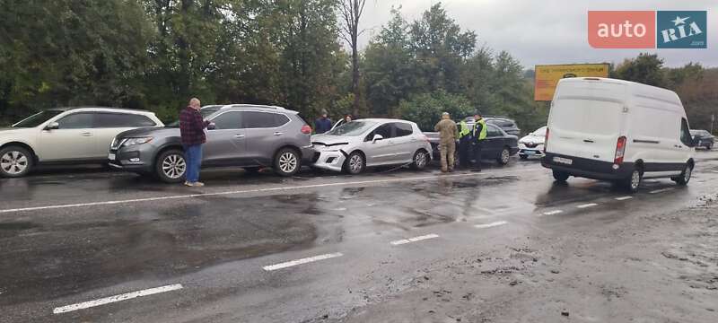 Хэтчбек Peugeot 308 2012 в Хмельницком