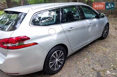 Универсал Peugeot 308 2015 в 