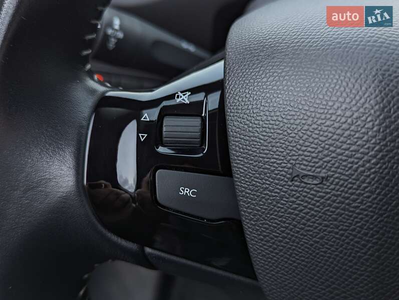 Универсал Peugeot 308 2018 в Киеве фото 26 Универсал Peugeot 308 2018 в Киеве