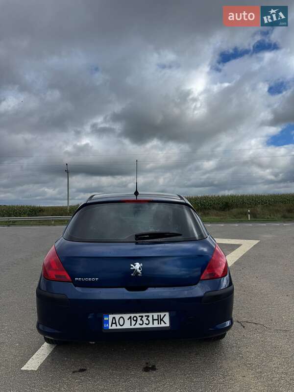 Хетчбек Peugeot 308 2008 в Городку