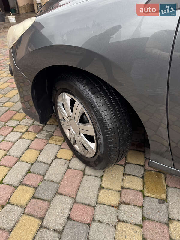 Хэтчбек Peugeot 308 2008 в Львове