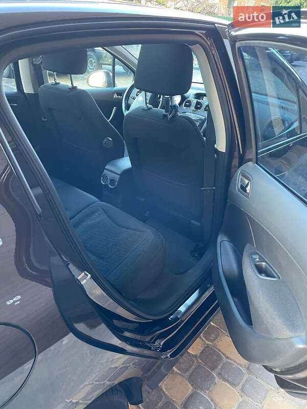 Хэтчбек Peugeot 308 2012 в Виннице