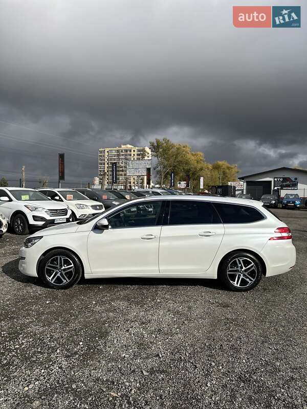 Універсал Peugeot 308 2015 в Білогородці