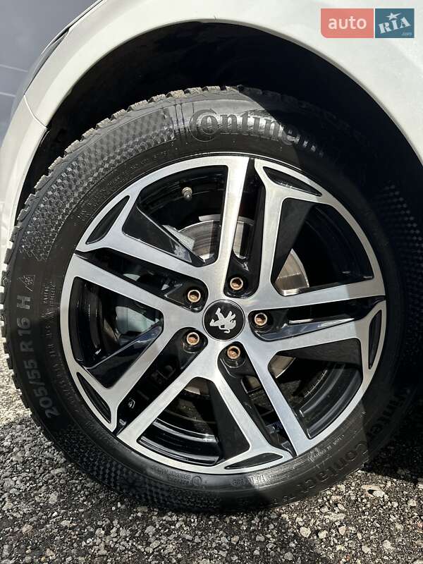 Універсал Peugeot 308 2015 в Білогородці
