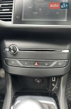 Универсал Peugeot 308 2015 в 