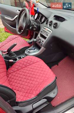 Хэтчбек Peugeot 308 2008 в 