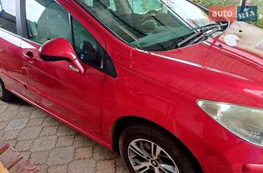 Хэтчбек Peugeot 308 2008 в 