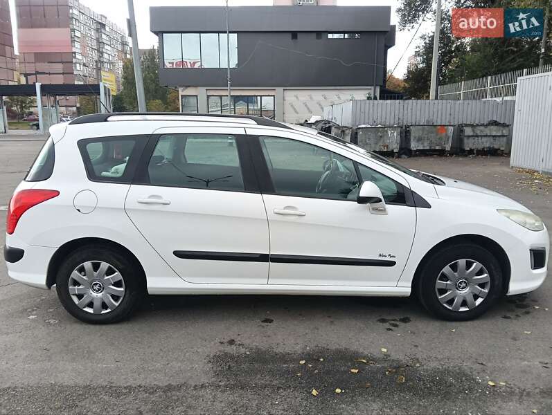 Универсал Peugeot 308 2011 в Днепре