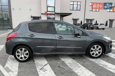 Хэтчбек Peugeot 308 2013 в 