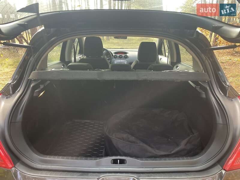 Хэтчбек Peugeot 308 2012 в Киеве
