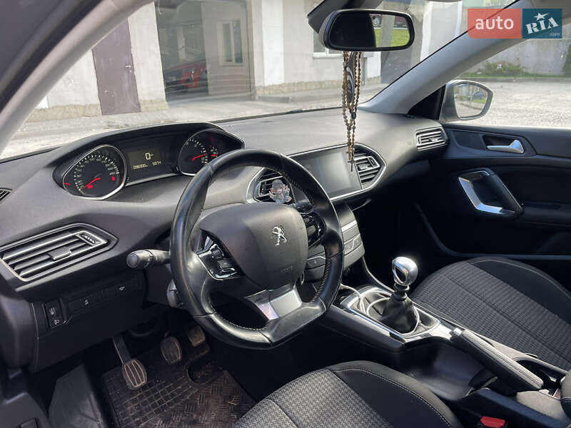 Универсал Peugeot 308 2018 в Львове