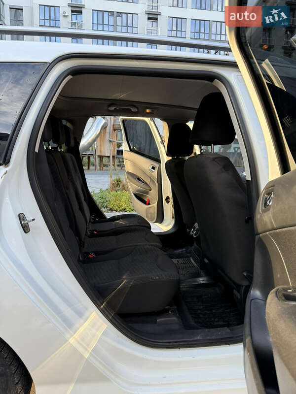 Универсал Peugeot 308 2011 в Ивано-Франковске фото 10 Универсал Peugeot 308 2011 в Ивано-Франковске