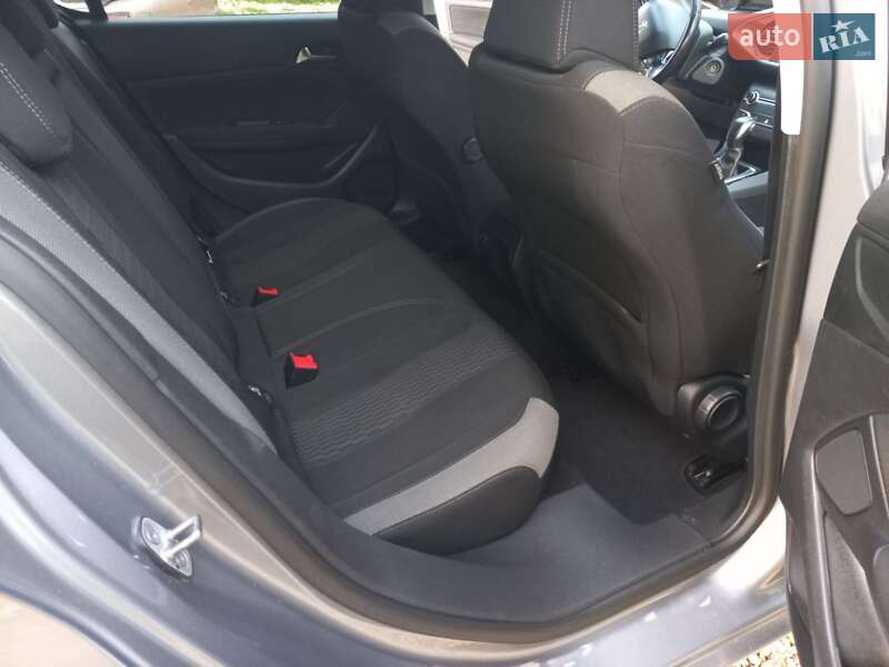 Хэтчбек Peugeot 308 2016 в Кременце фото 6 Хэтчбек Peugeot 308 2016 в Кременце