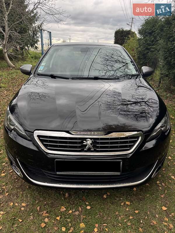 Хэтчбек Peugeot 308 2014 в Львове