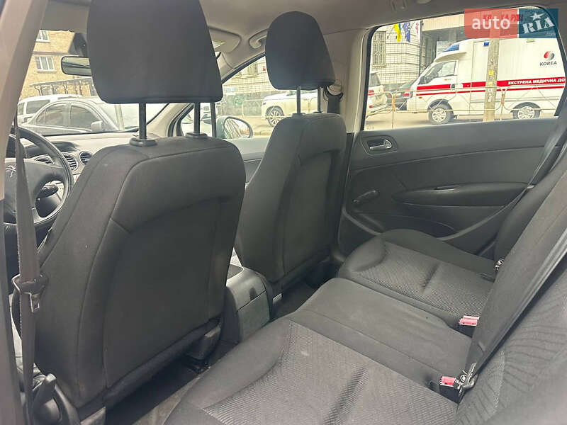 Универсал Peugeot 308 2011 в Киеве