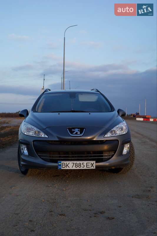 Універсал Peugeot 308 2010 в Рівному