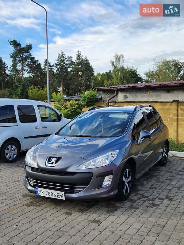 Універсал Peugeot 308 2010 в Рівному