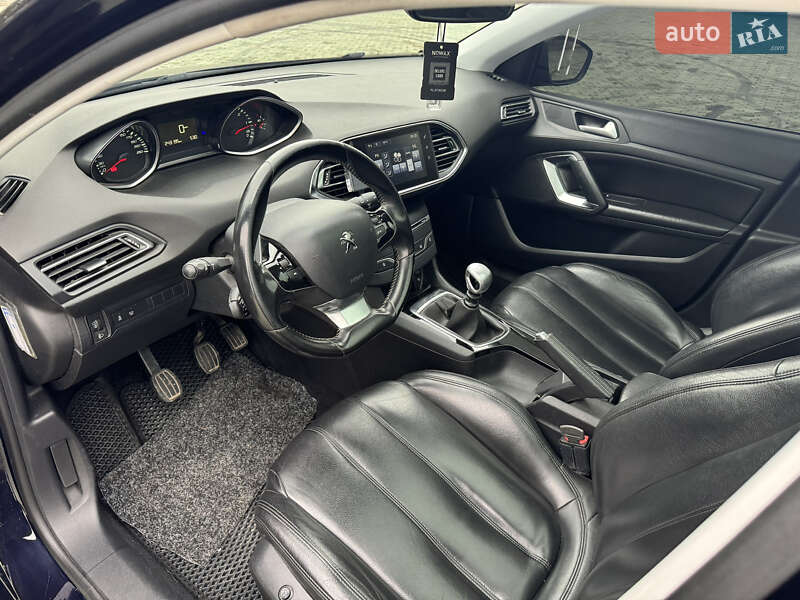 Универсал Peugeot 308 2015 в Дубно фото 20 Универсал Peugeot 308 2015 в Дубно