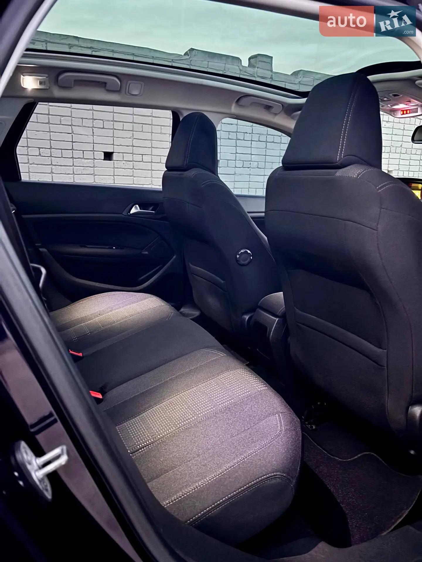 2015 Peugeot 308 - мініатюра 28