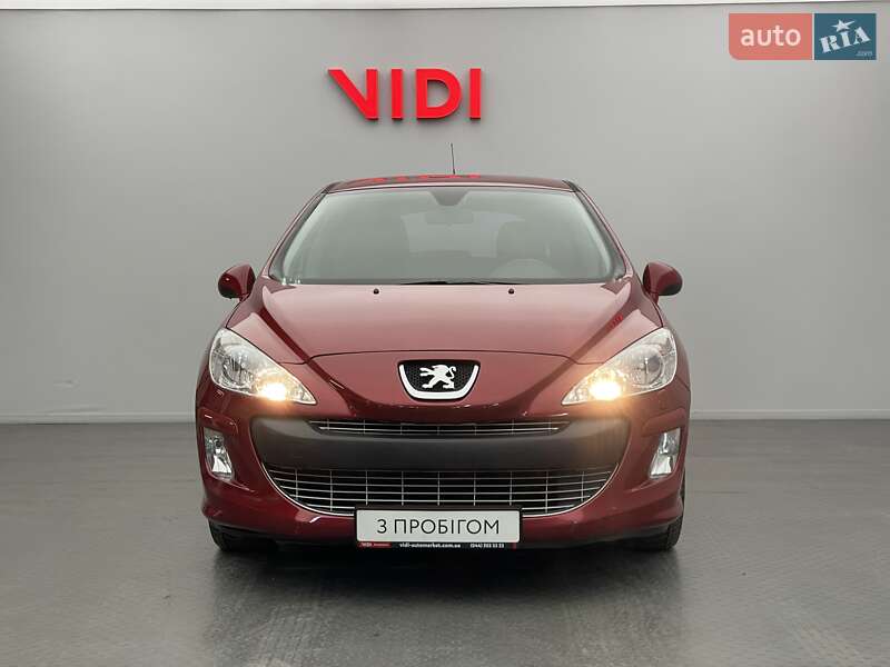 Хэтчбек Peugeot 308 2011 в Киеве