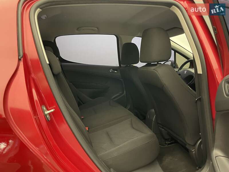 Хэтчбек Peugeot 308 2011 в Киеве