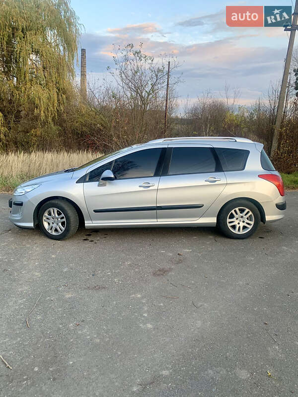 Универсал Peugeot 308 2009 в Буске