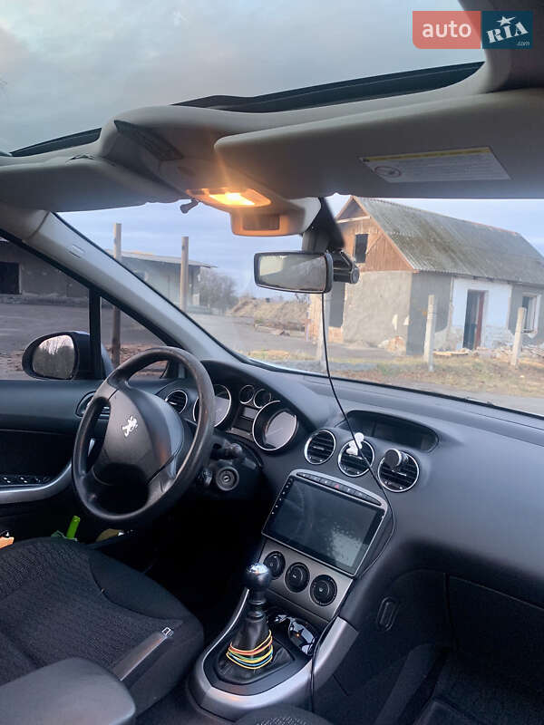 Универсал Peugeot 308 2009 в Буске