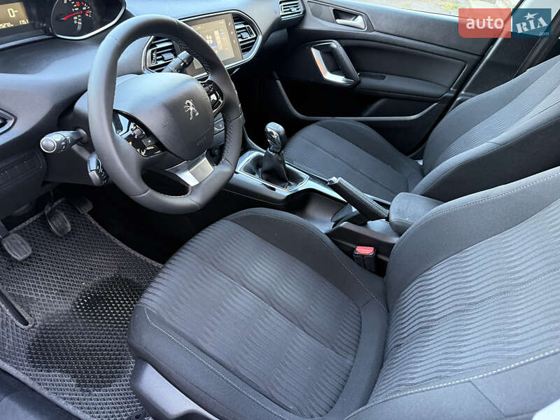 Универсал Peugeot 308 2015 в Ровно фото 11 Универсал Peugeot 308 2015 в Ровно