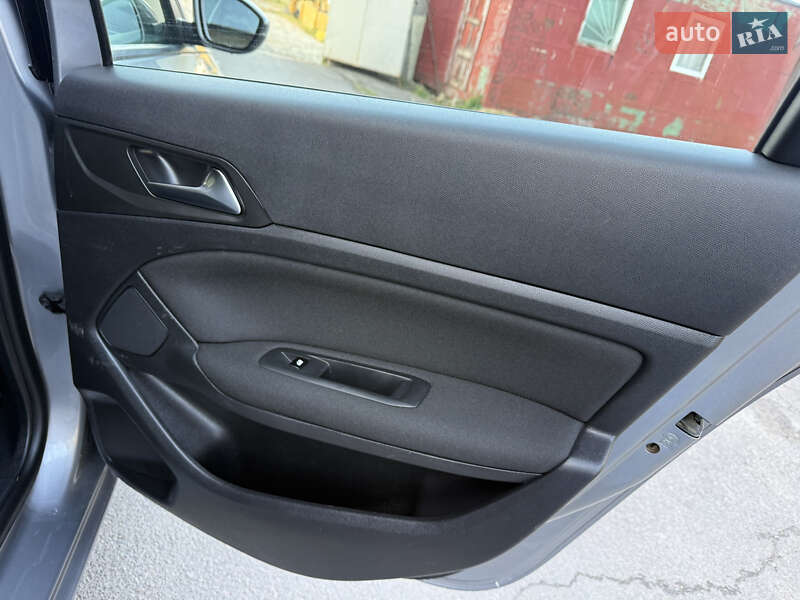 Универсал Peugeot 308 2015 в Ровно фото 20 Универсал Peugeot 308 2015 в Ровно