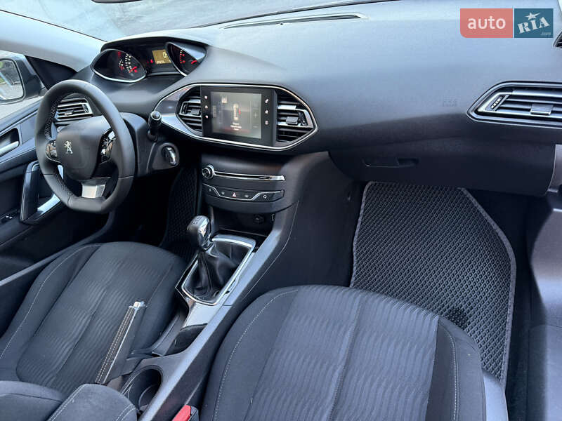 Универсал Peugeot 308 2015 в Ровно фото 24 Универсал Peugeot 308 2015 в Ровно
