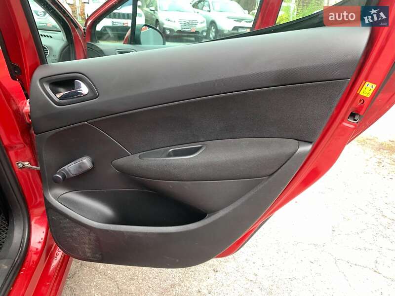 Хэтчбек Peugeot 308 2010 в Виннице