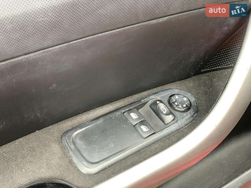 Хэтчбек Peugeot 308 2010 в Виннице