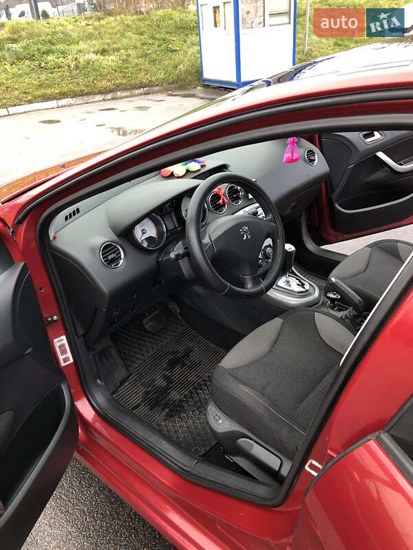 Хэтчбек Peugeot 308 2008 в Львове